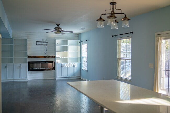 Building Photo - 1098 Kings Bottom Dr