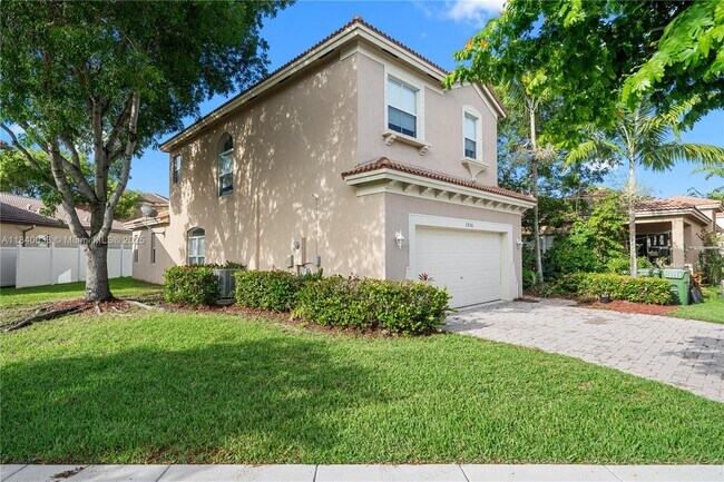 Building Photo - 3956 NE 11th Dr