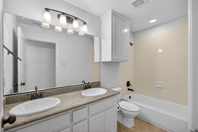 Building Photo - 4405 Wolf Ct