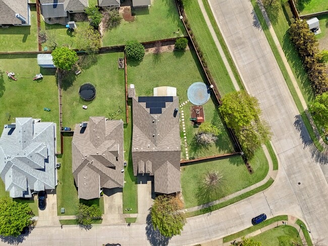 Building Photo - 9865 Tanglebrush Dr