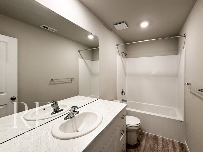 Building Photo - Light-Filled Newer Bremerton Home with Loft, Fenced Yard & 2-Car Garage