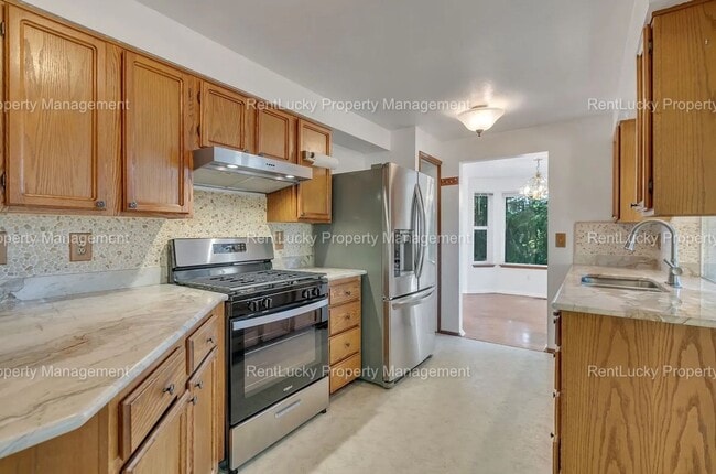 Building Photo - Beautifully Maintained 3-Bedroom Home in Prime Federal Way Location