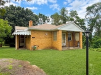 Building Photo - Updated Home - West Mifflin