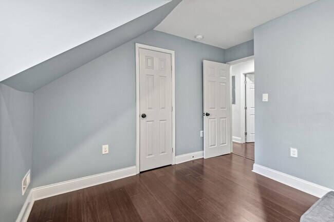 Building Photo - 4415 Bradley Ln