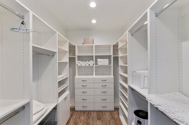 Building Photo - 55935 Pinehurst