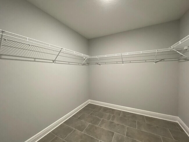 Building Photo - 2789 Riverside Landing Dr