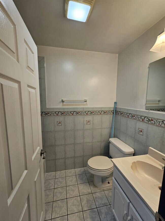 Building Photo - 2707 Central Ave