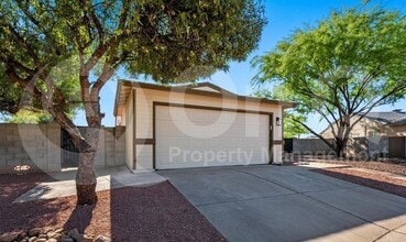 Building Photo - 1826 W Holland Dr