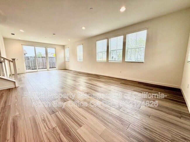 Building Photo - 1823 Pico St