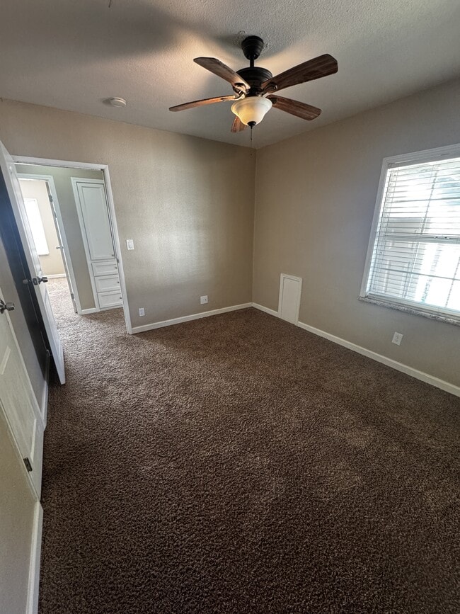 Building Photo - 1701 Belmont St