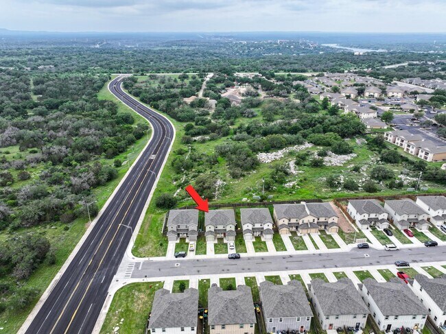 Building Photo - 221 Peruna Dr