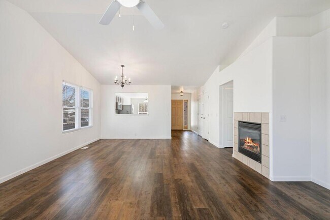 Building Photo - 8703 Silver Glen Dr