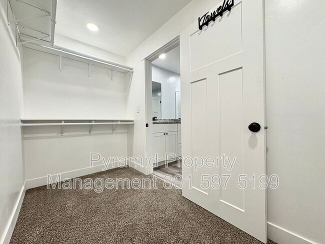 Building Photo - 3448 Wally Wy