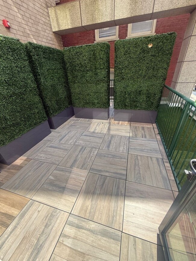 Building Photo - Brand new units 0-1 bedroom