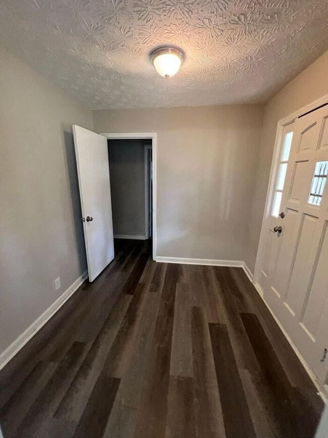 Building Photo - Beautiful cozy 3 bedroom ranch home!