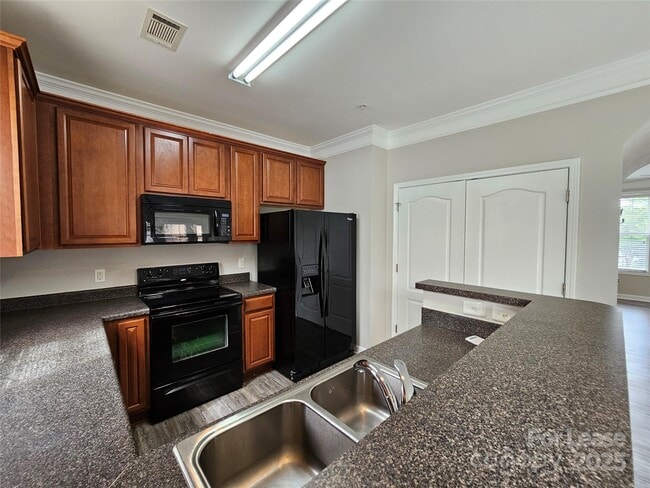 Building Photo - 8728 Arbor Creek Dr