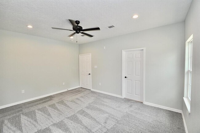 Building Photo - 111 Big Deer Dr