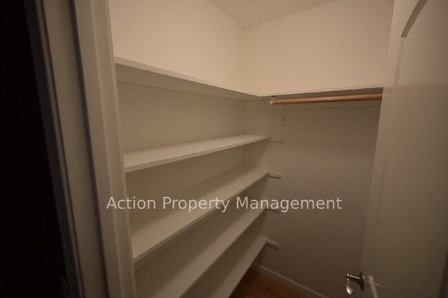 Building Photo - 2+ bed, 2 bath, 3 car garage in Sherwood Village, Sequim