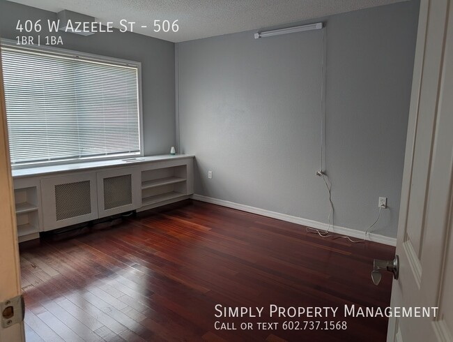 Building Photo - 406 W Azeele St