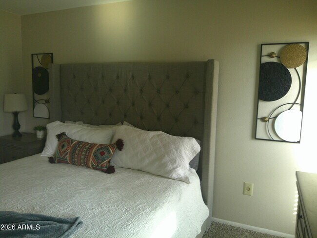 Building Photo - 11029 W CARON Dr