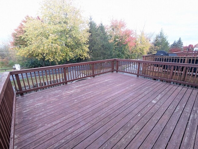 Building Photo - Beautifully maintained townhouse in Whittier available mid May!