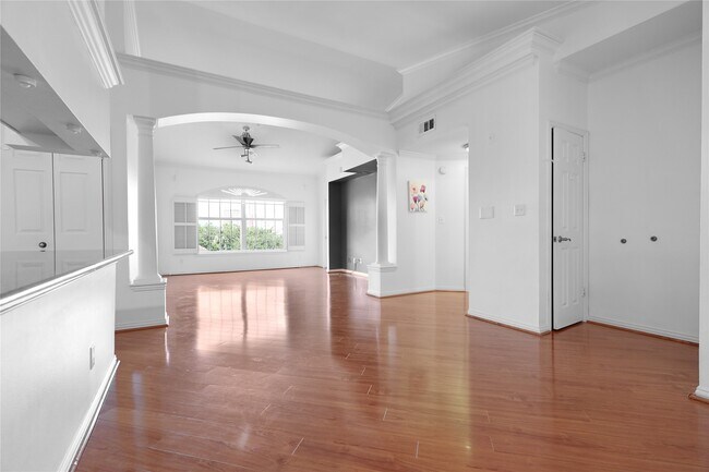 Building Photo - 2111 Welch St