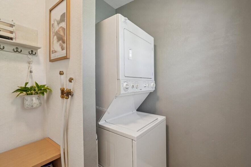 Building Photo - 1416 Willow St