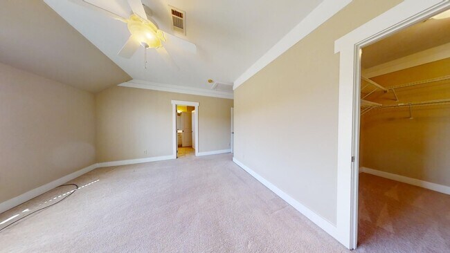 Building Photo - Three Story Townhome Rosemary Gate