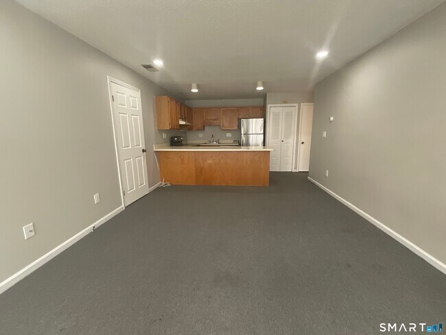 Building Photo - 471 Whalley Ave