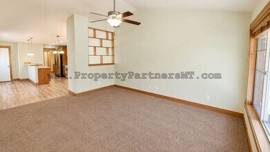 Building Photo - **Need more garage?** 3 Bed 2 Bath house