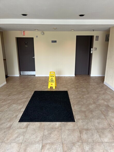 Building Photo - 2 Villa Verde Dr