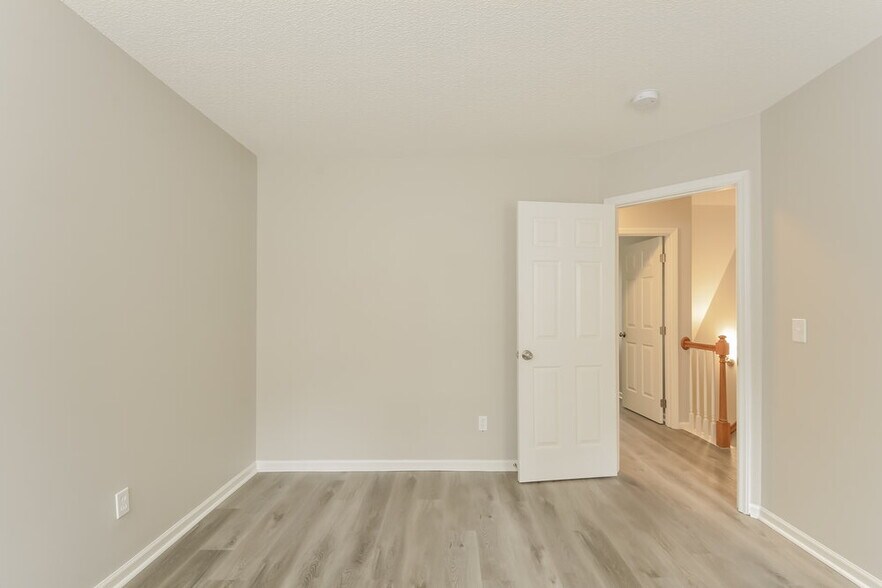 Building Photo - 5827 Waterford Landing Ct