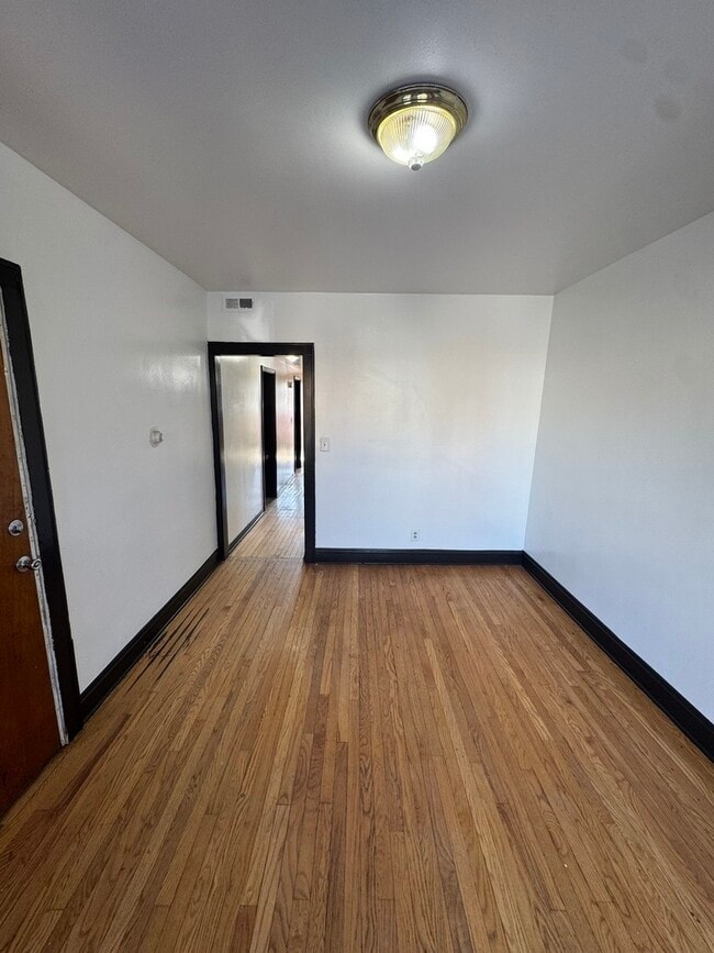 Building Photo - 4251 W Haddon Ave