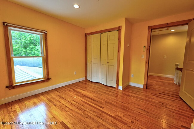 Building Photo - 153 Bross St