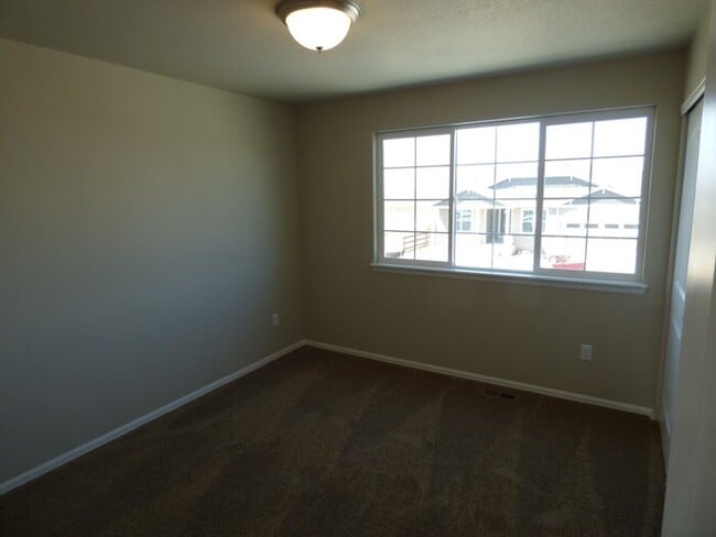 Building Photo - Lovely 2 Story Home in Windsor's Raindance Community! Corner Lot!