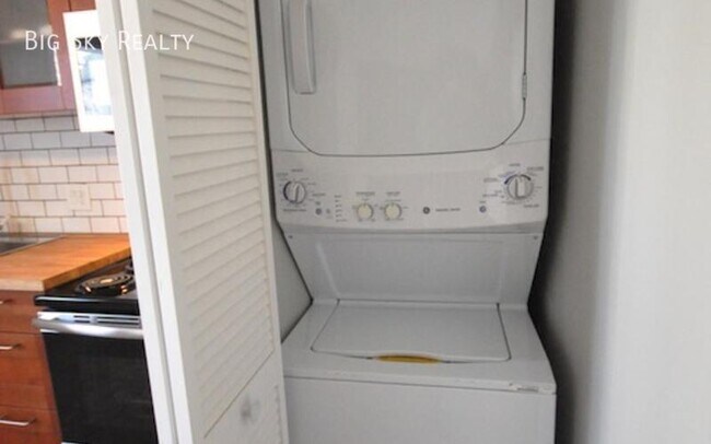 Building Photo - 452 W 3rd Ave