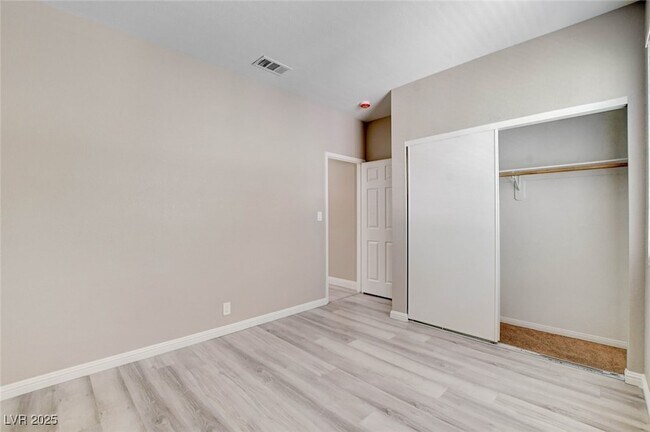 Building Photo - 5155 W Tropicana Ave