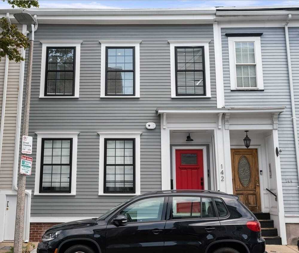 Building Photo - 142 W 8th St