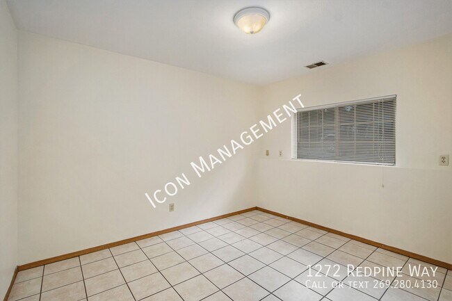 Building Photo - 1272 Redpine Way