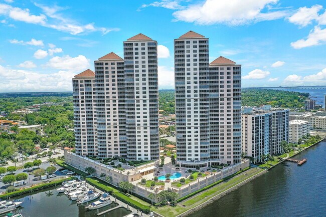 Building Photo - Stunning High-Rise Condo with Gulf Views –...