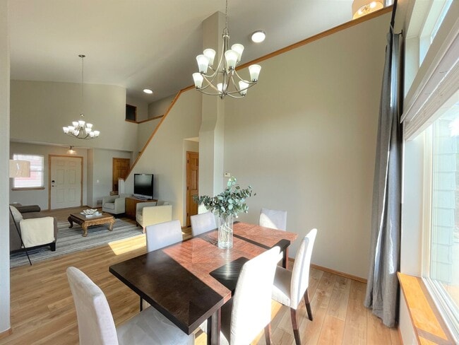 Building Photo - Stetson Hills Spacious Stunner! 4 bed, 3 bath, loft, and 3,100+sqft