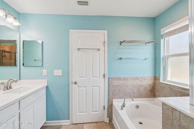 Building Photo - 404 Hepburn Rd