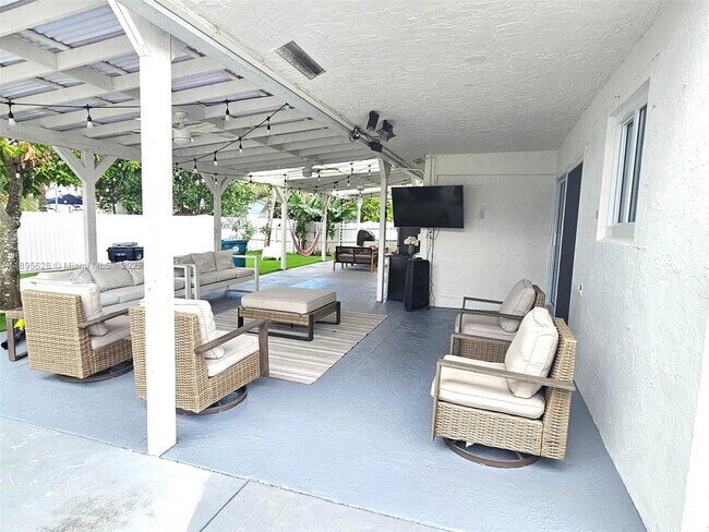 Building Photo - 25857 SW 132nd Ct