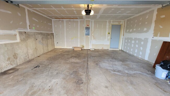 Building Photo - 3748 Bailey Rd