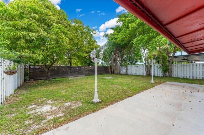 Building Photo - 12403 SW 140th St