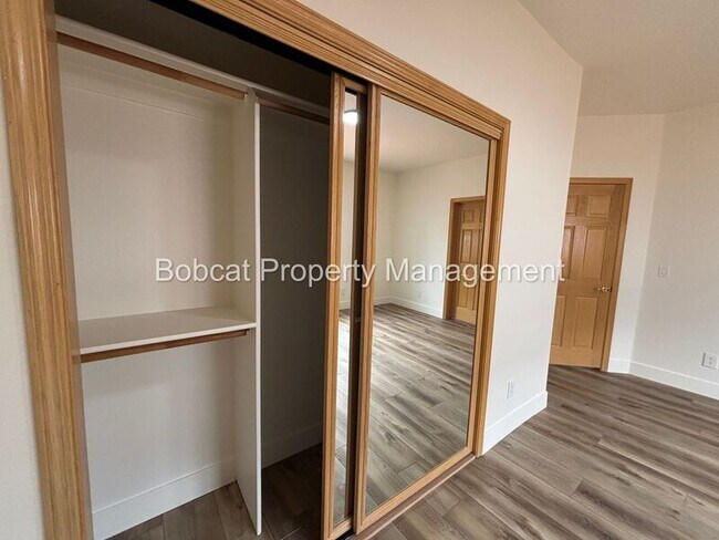 Building Photo - 1300 Bridle Way