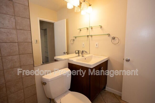 Building Photo - 9327 Woodlea Ct