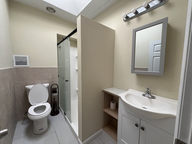 Building Photo - 3540 Mantua Ave