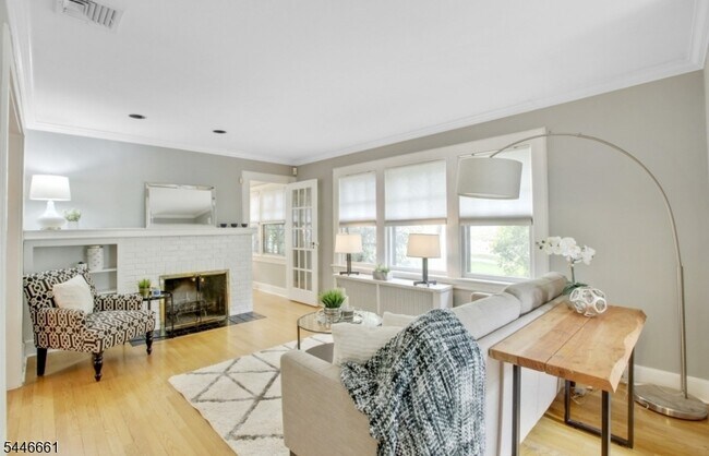 Building Photo - 14 Edgewood Terrace