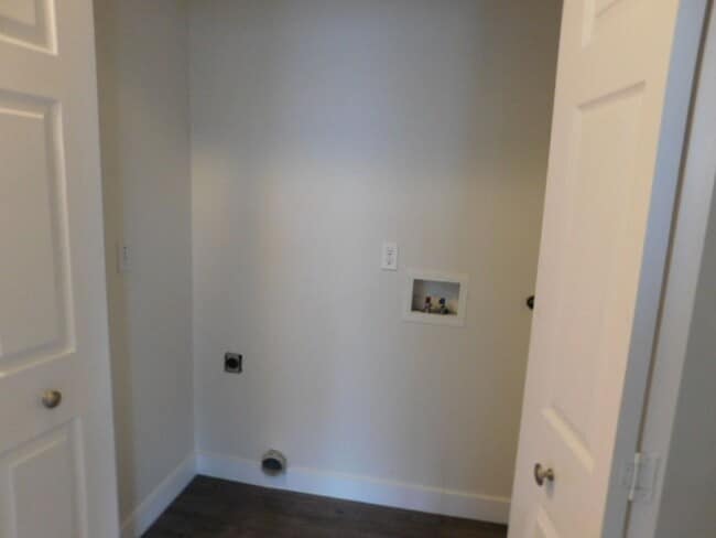 Building Photo - 3Bd/2.5Ba Two Story House - Available Soon!